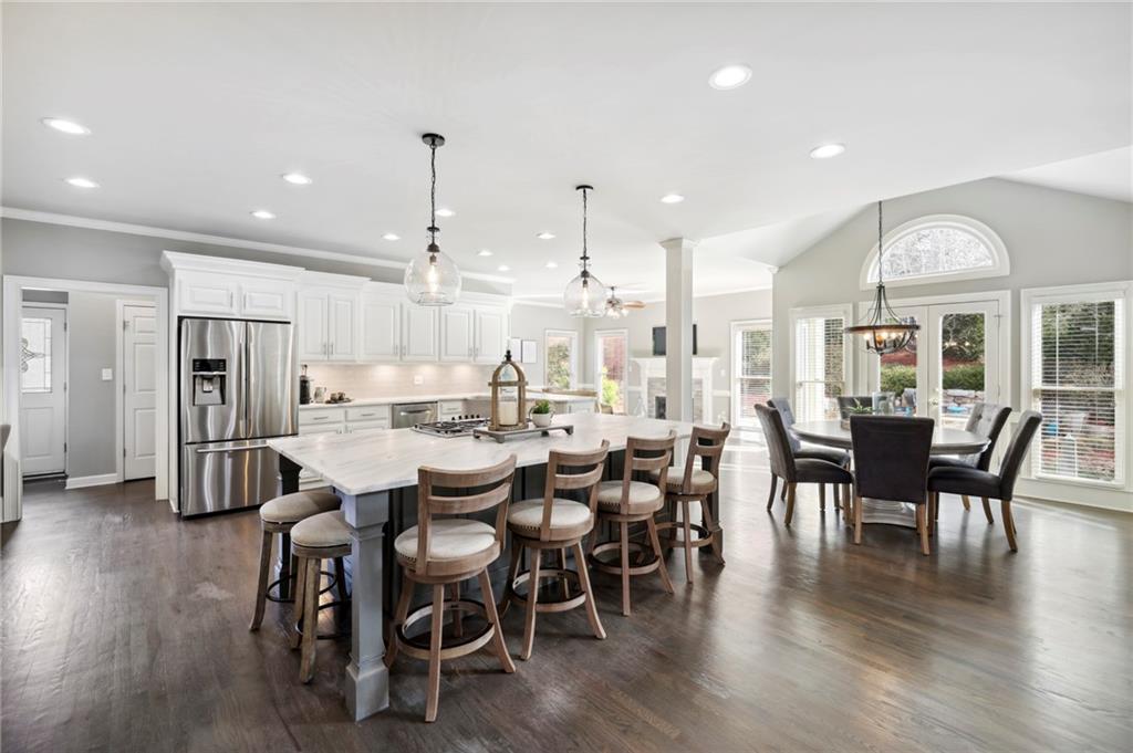 405 Garrick Point