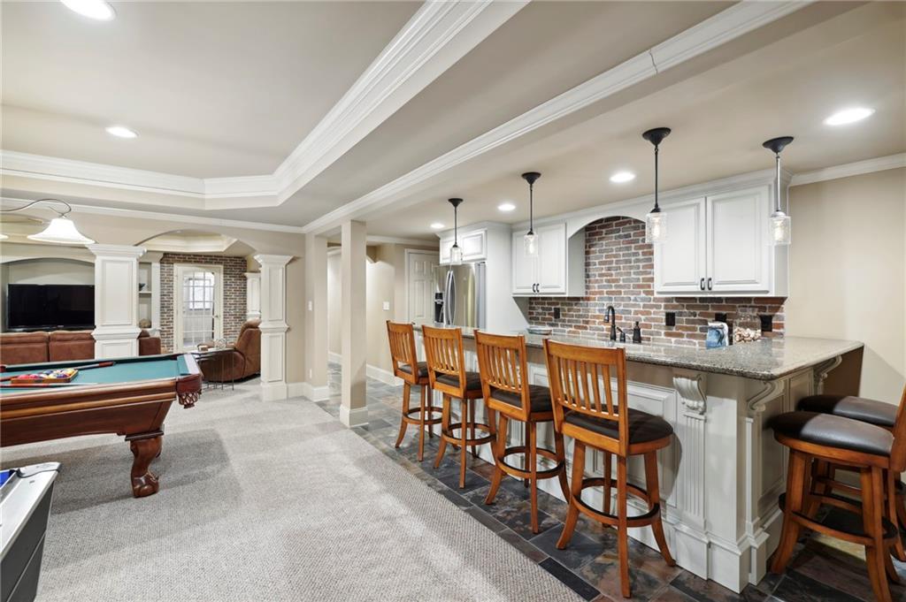 405 Garrick Point