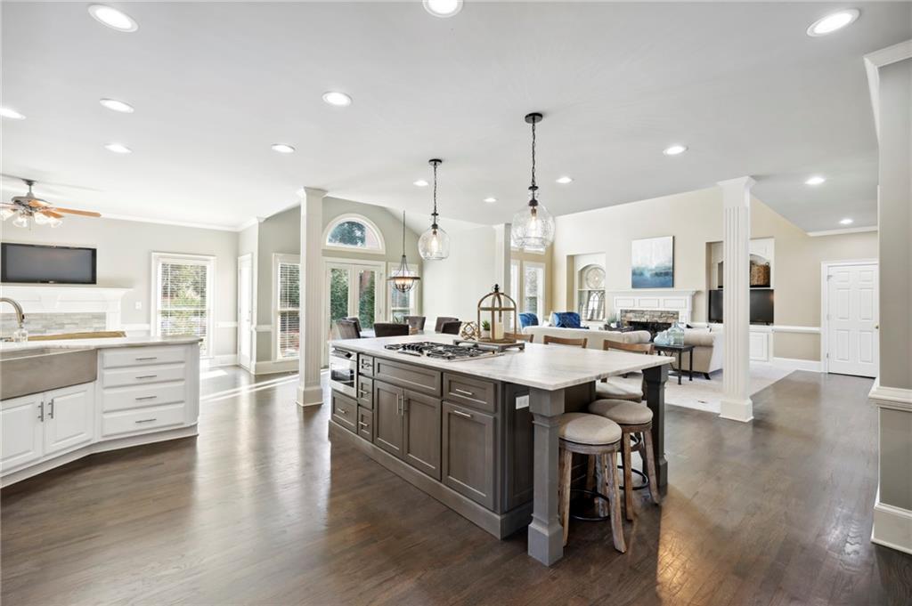 405 Garrick Point