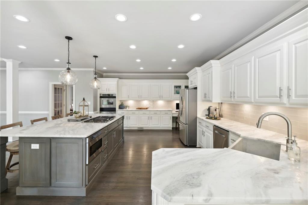 405 Garrick Point
