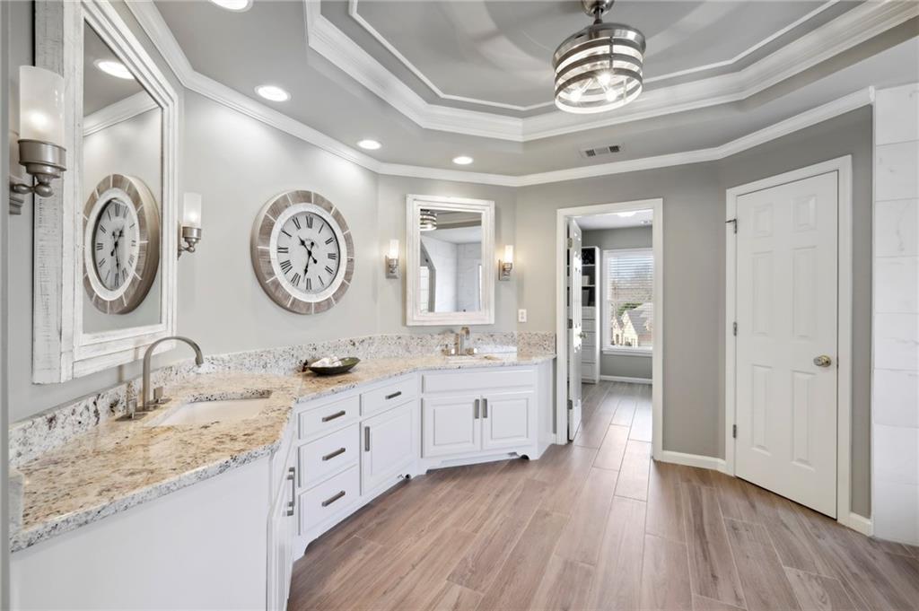 405 Garrick Point