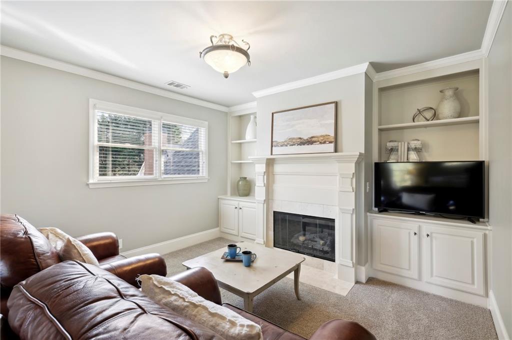 405 Garrick Point