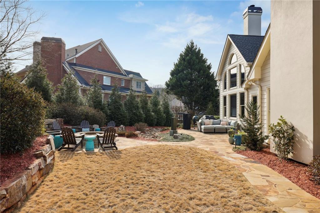 405 Garrick Point