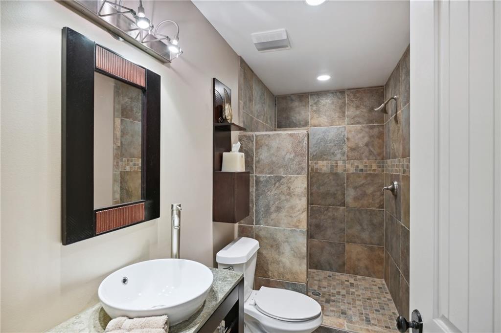 1601 Friar Tuck Road NE