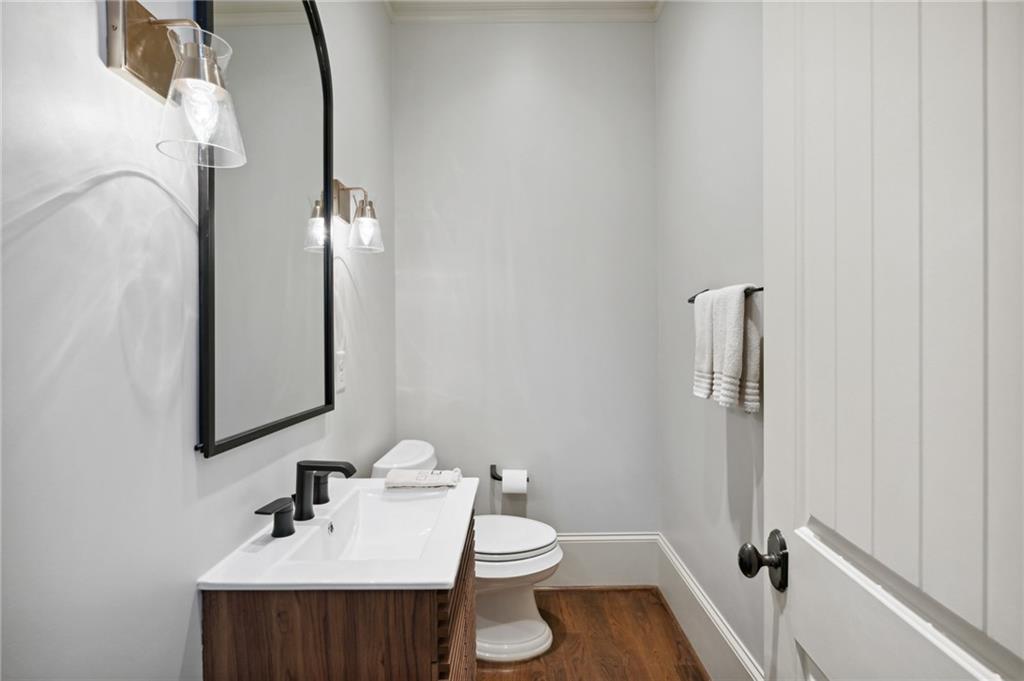 1601 Friar Tuck Road NE