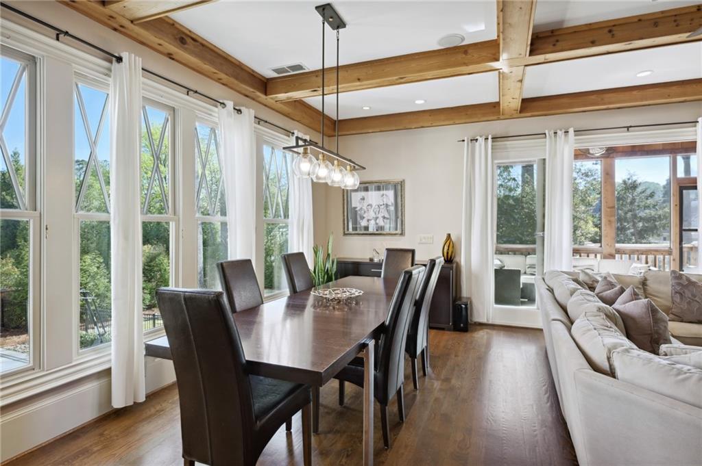 1601 Friar Tuck Road NE