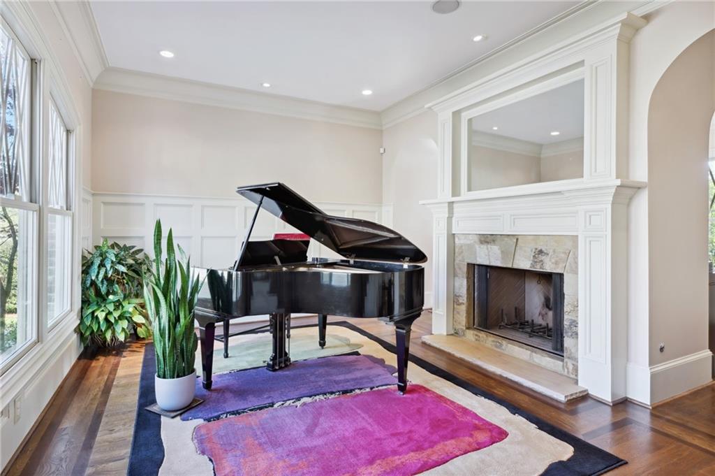 1601 Friar Tuck Road NE