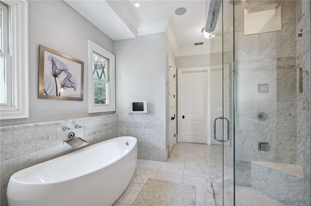 1601 Friar Tuck Road NE