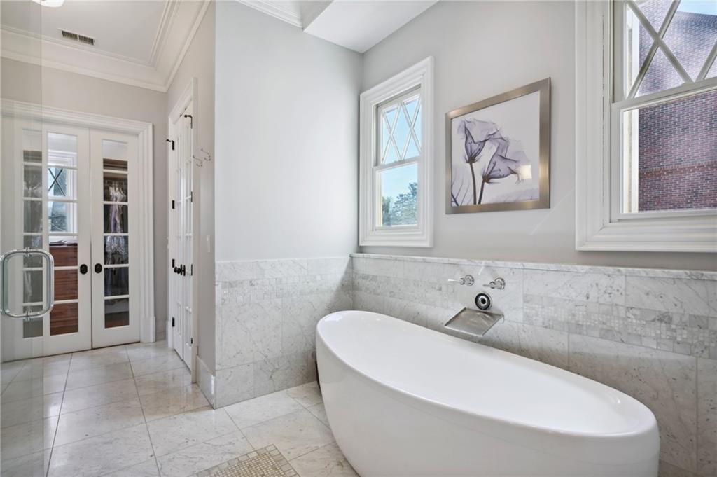 1601 Friar Tuck Road NE