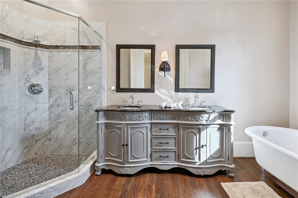 1601 Friar Tuck Road NE