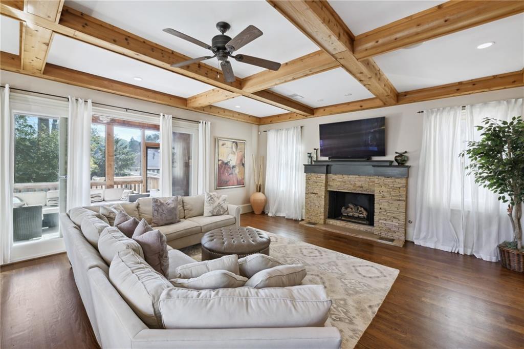 1601 Friar Tuck Road NE