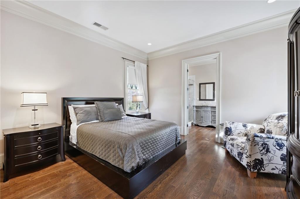 1601 Friar Tuck Road NE