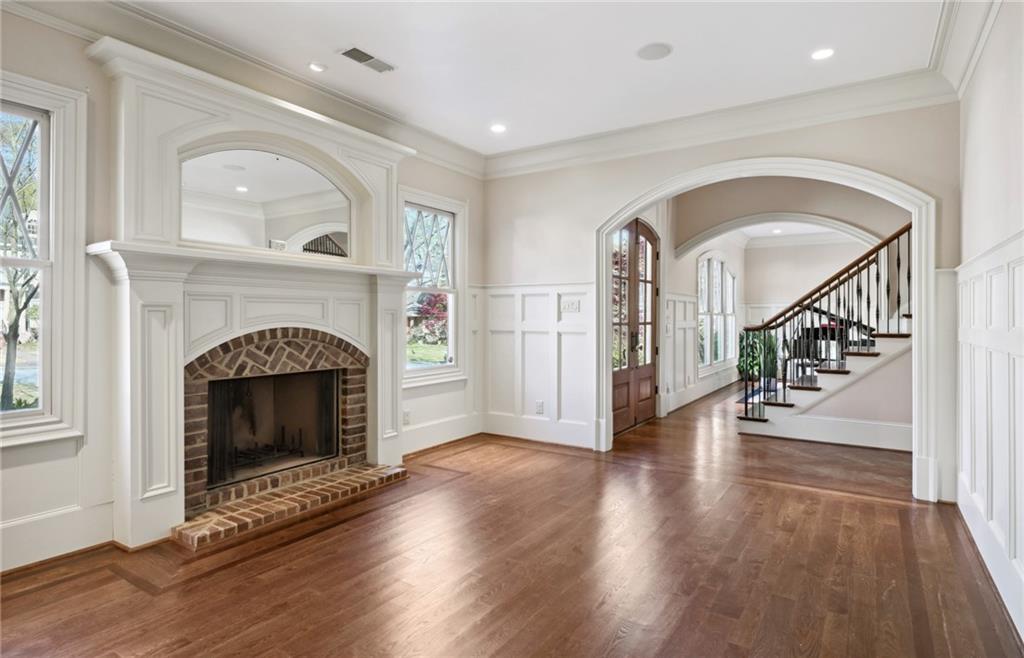 1601 Friar Tuck Road NE