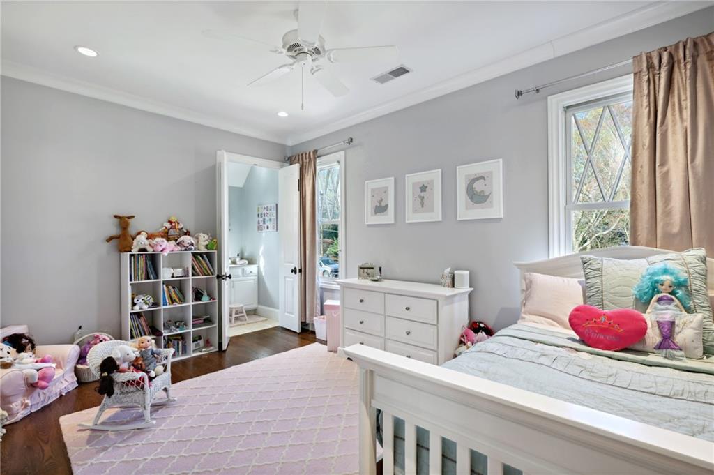 1601 Friar Tuck Road NE