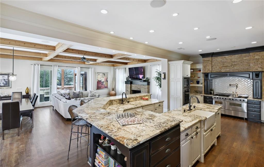 1601 Friar Tuck Road NE