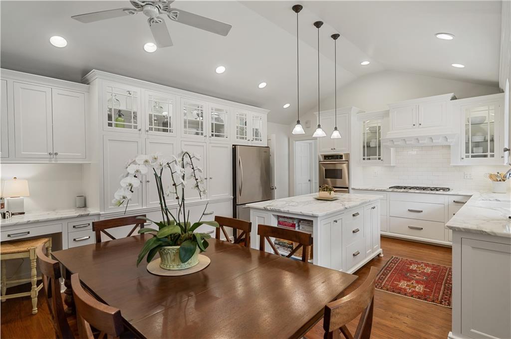 2778 Ridgewood Road NW