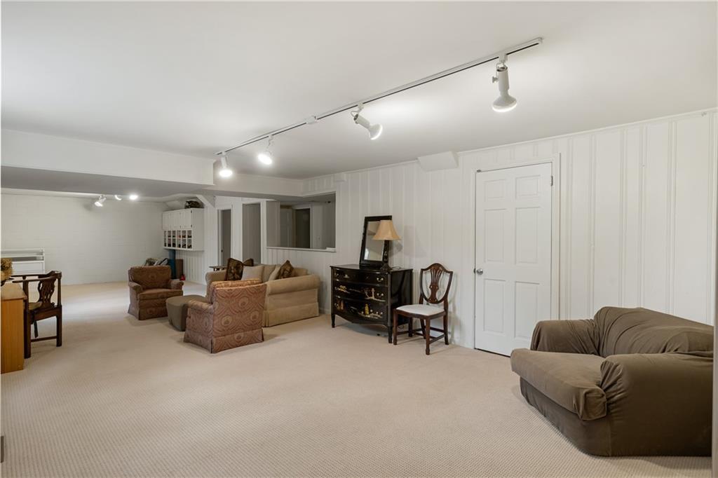 2778 Ridgewood Road NW