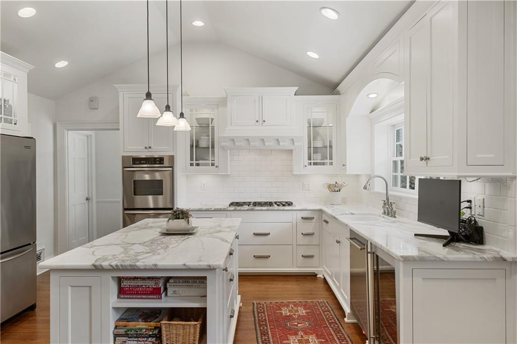 2778 Ridgewood Road NW