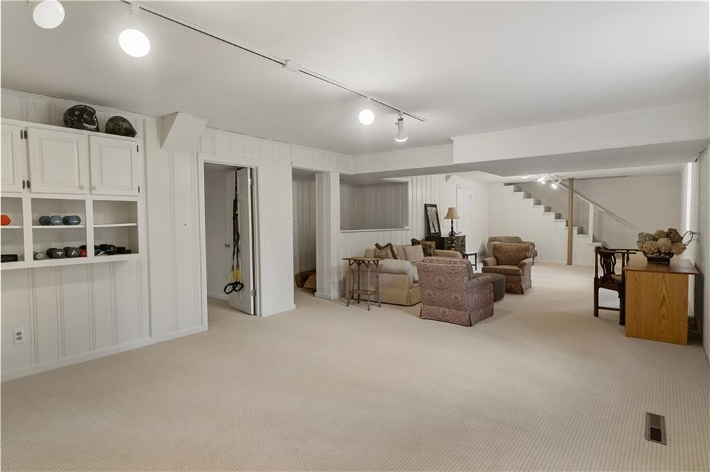 2778 Ridgewood Road NW