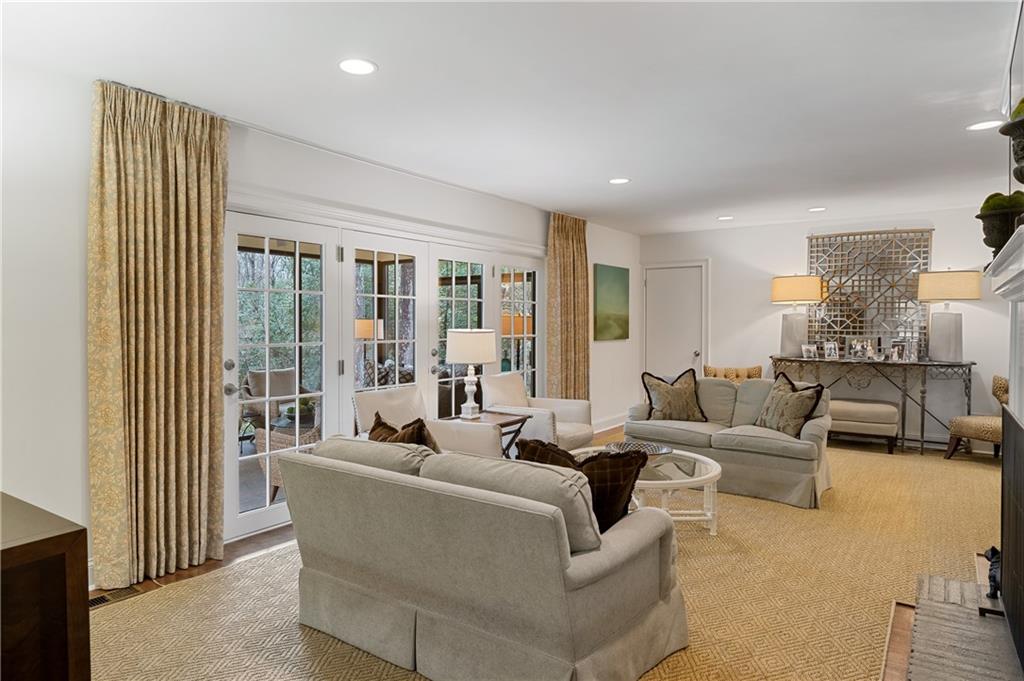 2778 Ridgewood Road NW