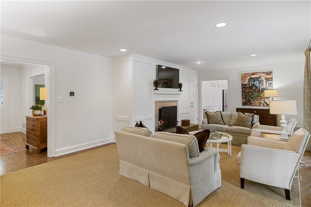 2778 Ridgewood Road NW