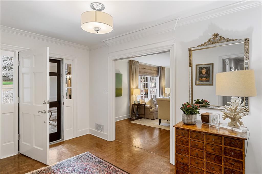 2778 Ridgewood Road NW