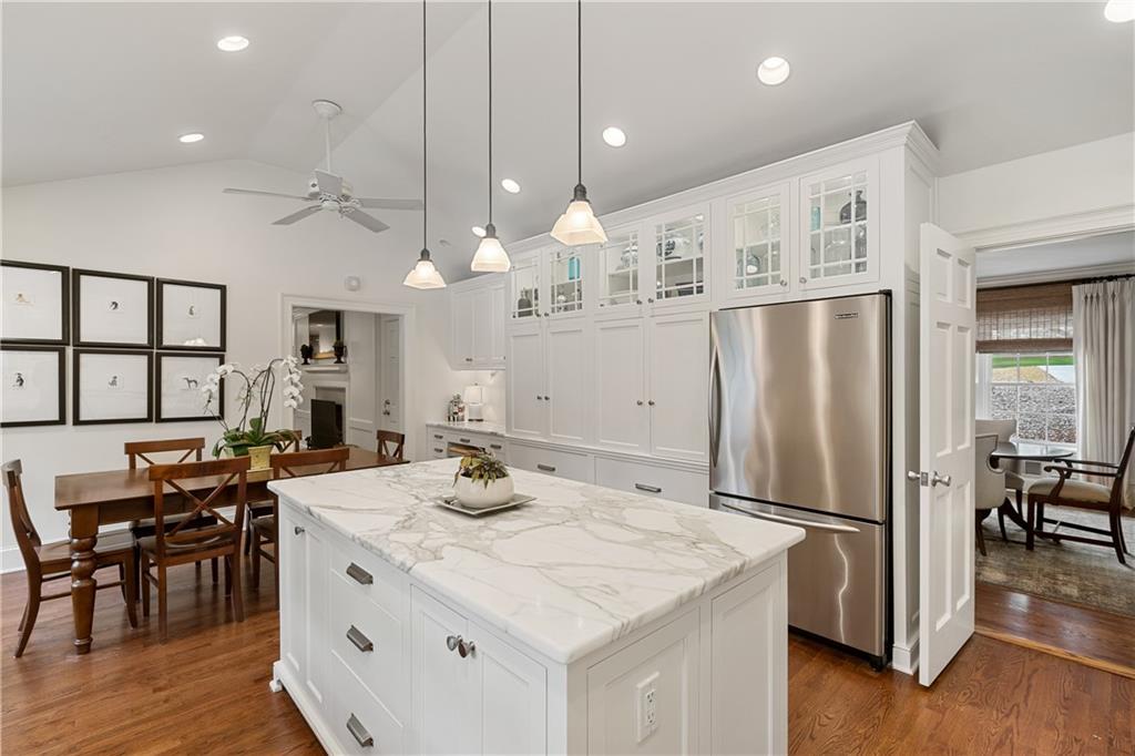 2778 Ridgewood Road NW