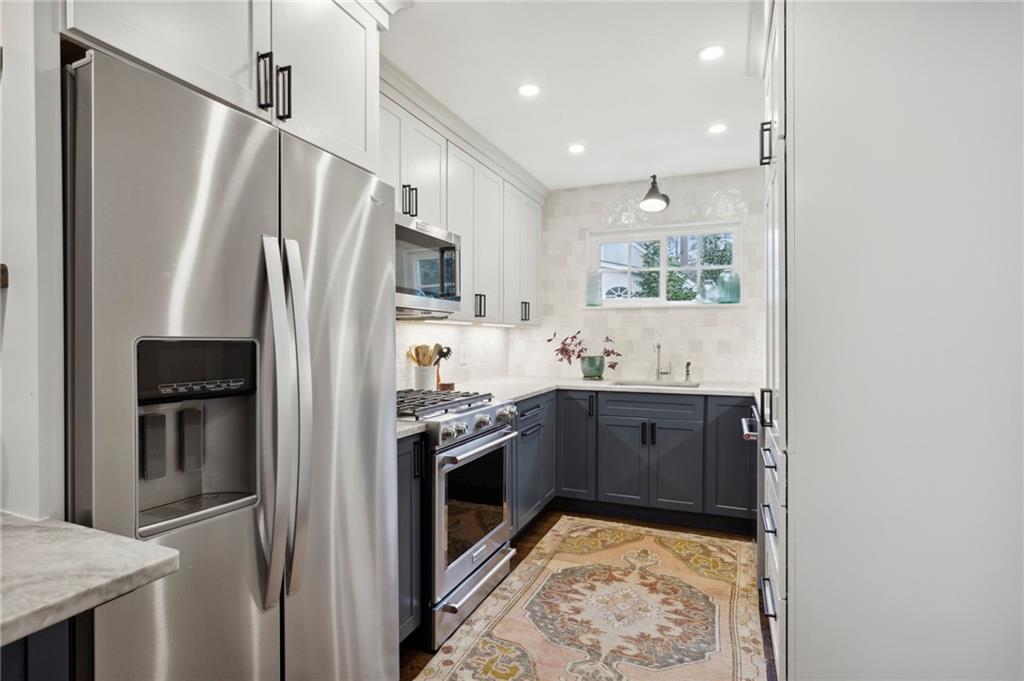 2710 Ridgemore Road NW