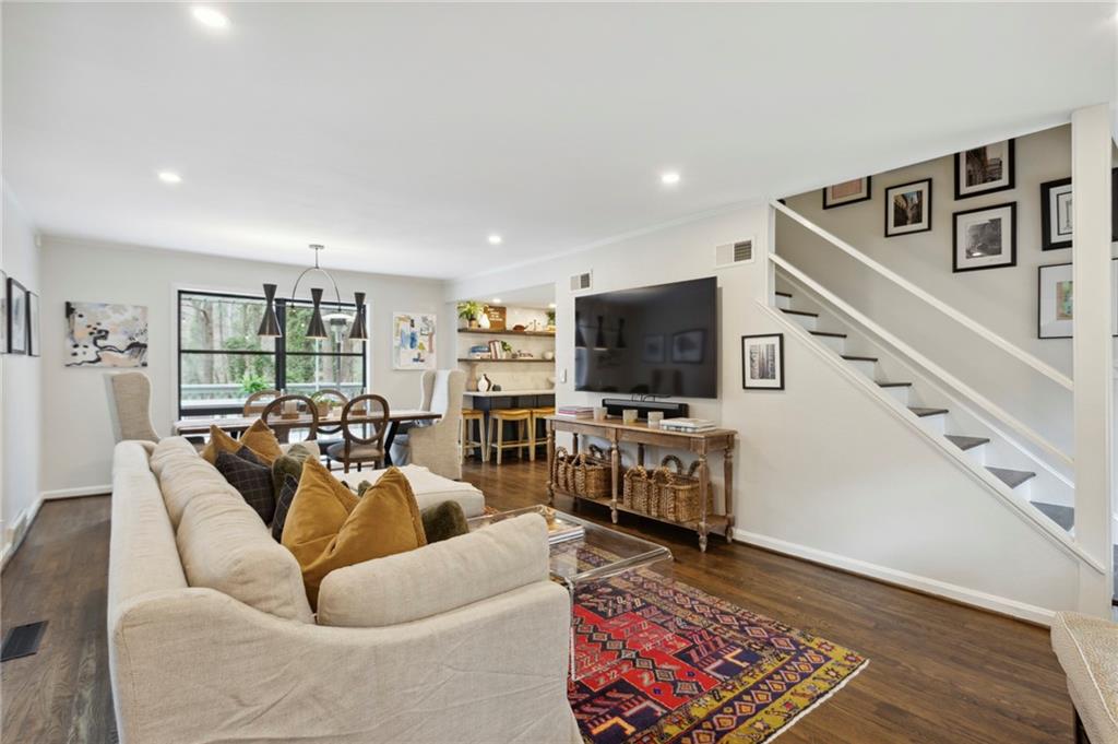 2710 Ridgemore Road NW