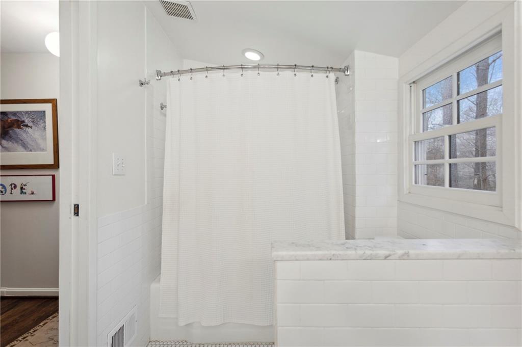 2710 Ridgemore Road NW