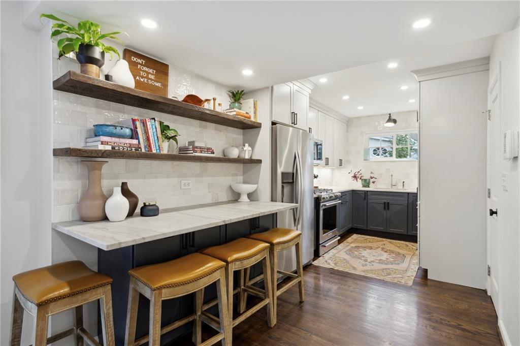 2710 Ridgemore Road NW