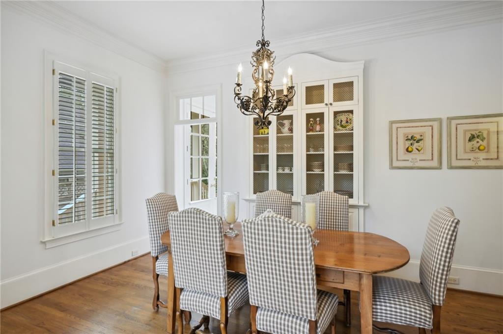 1041 Farmington Lane NE