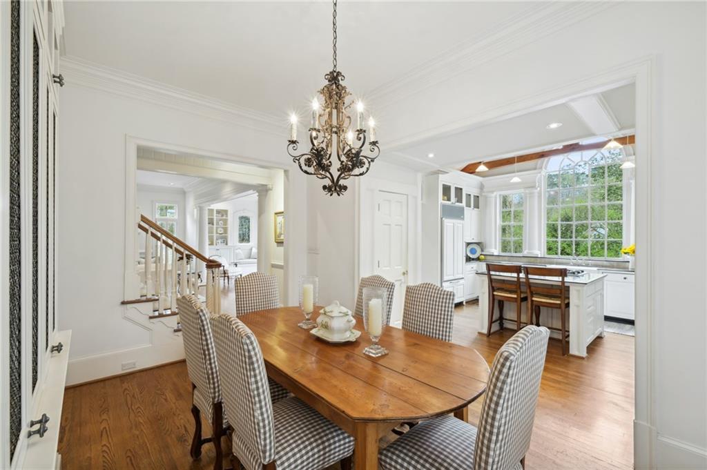 1041 Farmington Lane NE