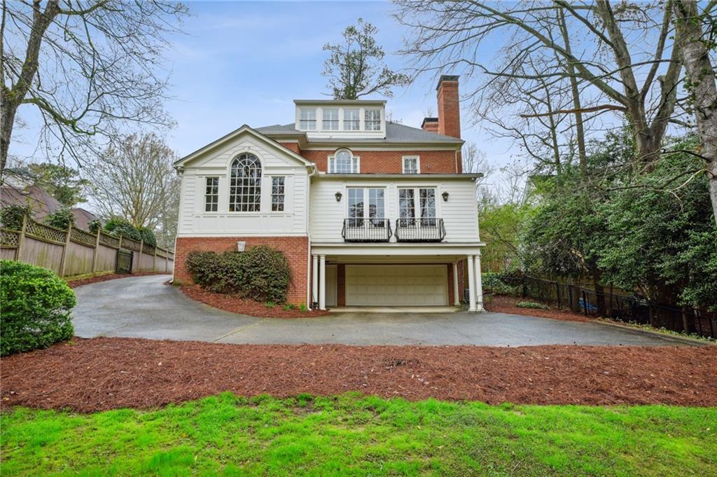 1041 Farmington Lane NE