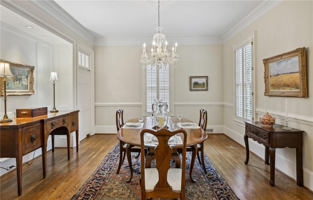 1041 Farmington Lane NE