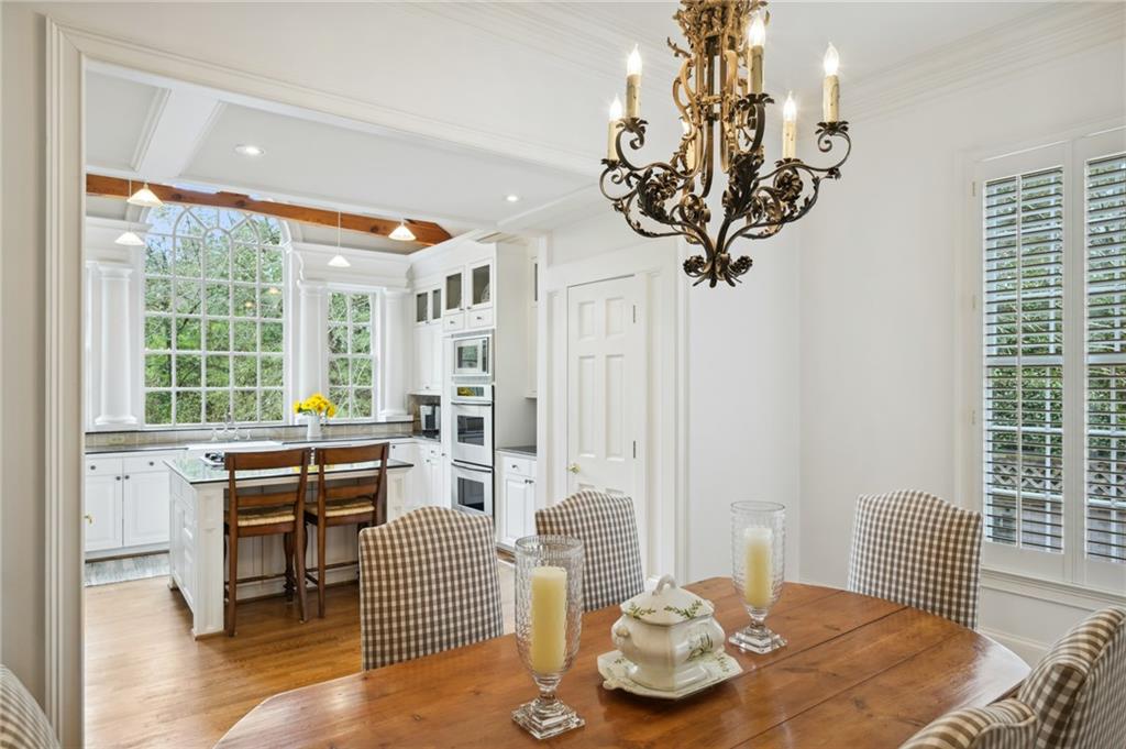 1041 Farmington Lane NE