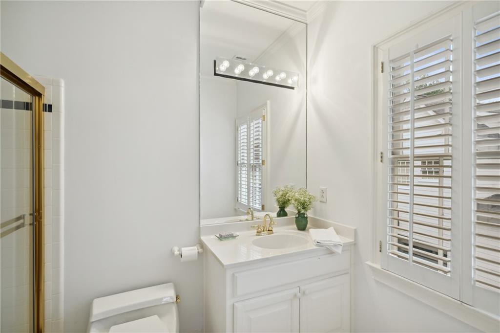 1041 Farmington Lane NE