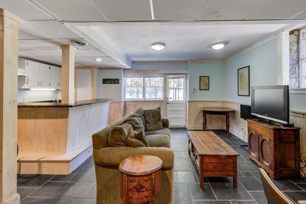 3765 Narmore Drive NE