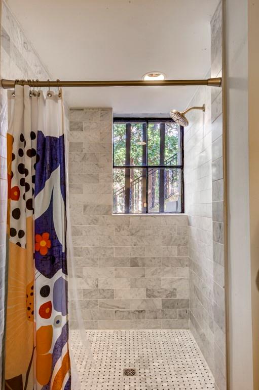 3765 Narmore Drive NE