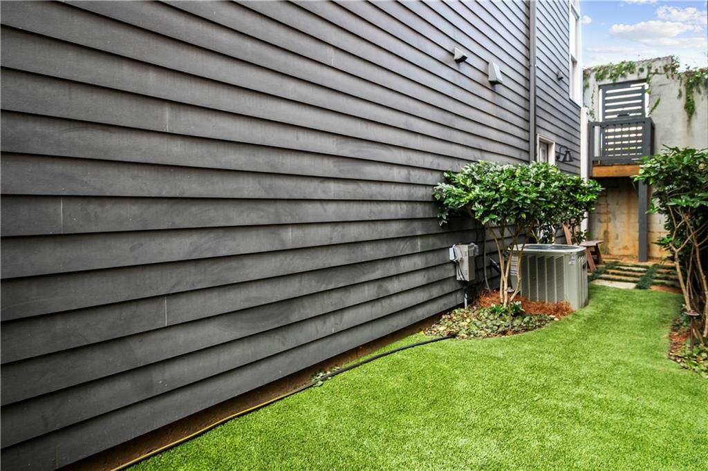 390 Bill Kennedy Way SE