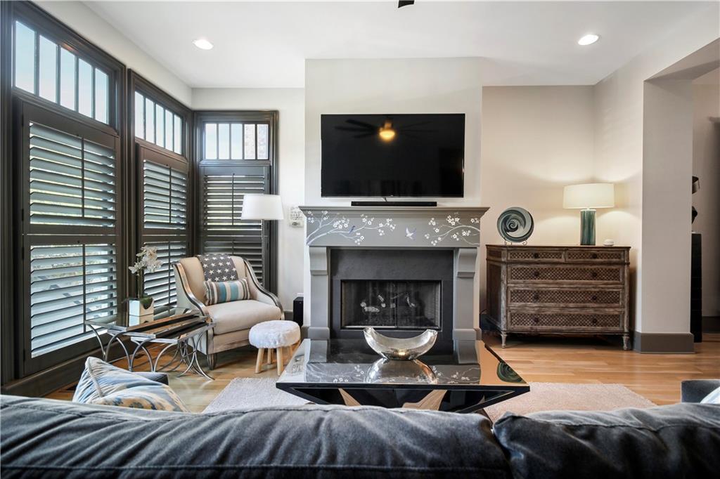 390 Bill Kennedy Way SE