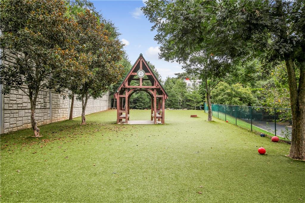 390 Bill Kennedy Way SE