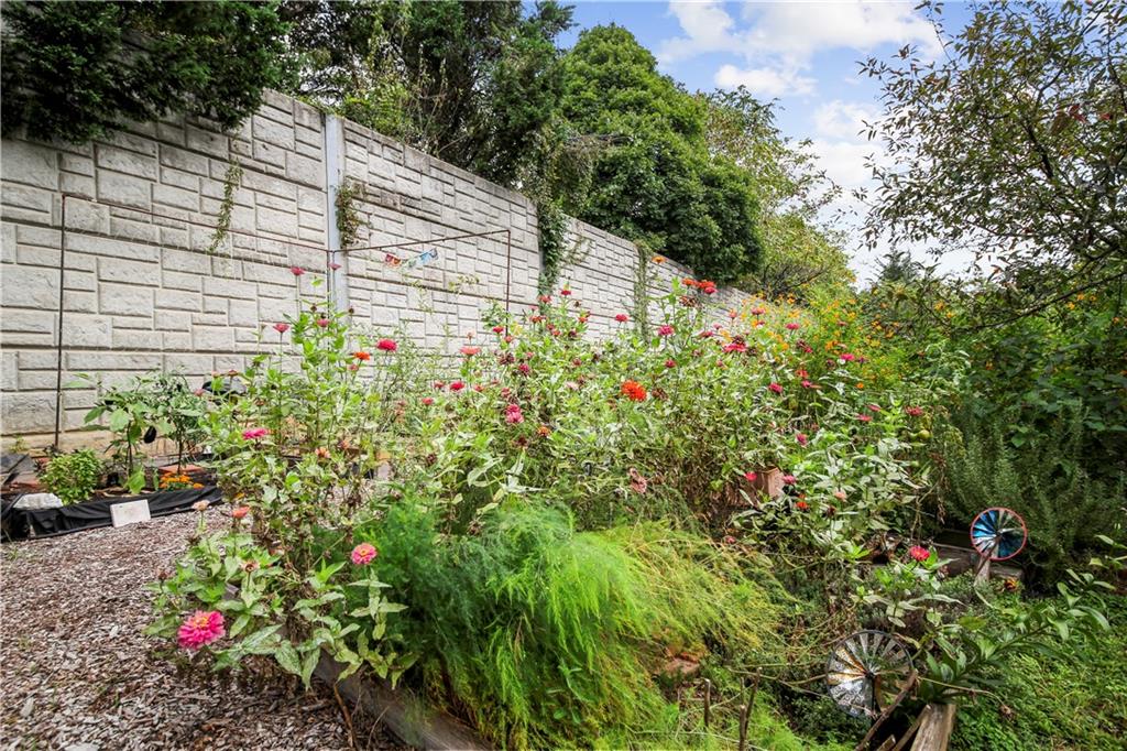 390 Bill Kennedy Way SE