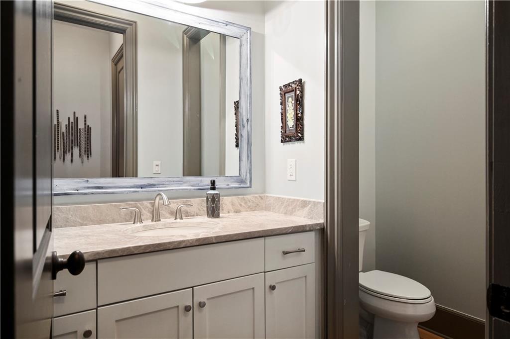 390 Bill Kennedy Way SE