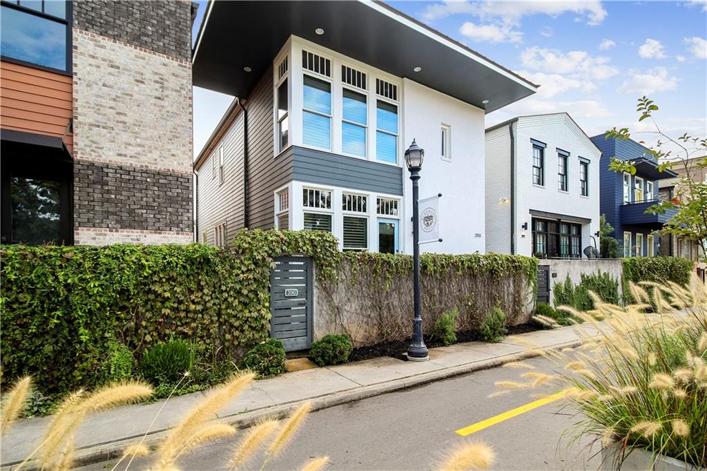 390 Bill Kennedy Way SE