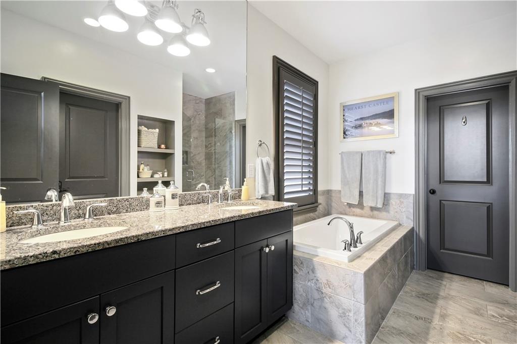 390 Bill Kennedy Way SE