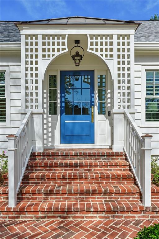 510 Pine Tree Drive NE