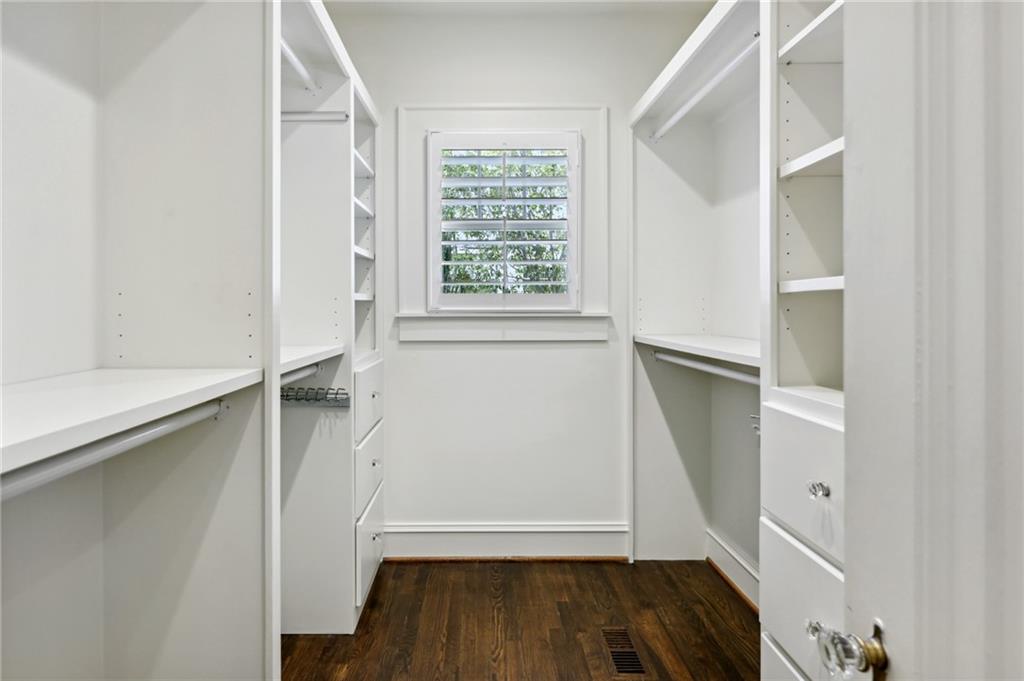 510 Pine Tree Drive NE