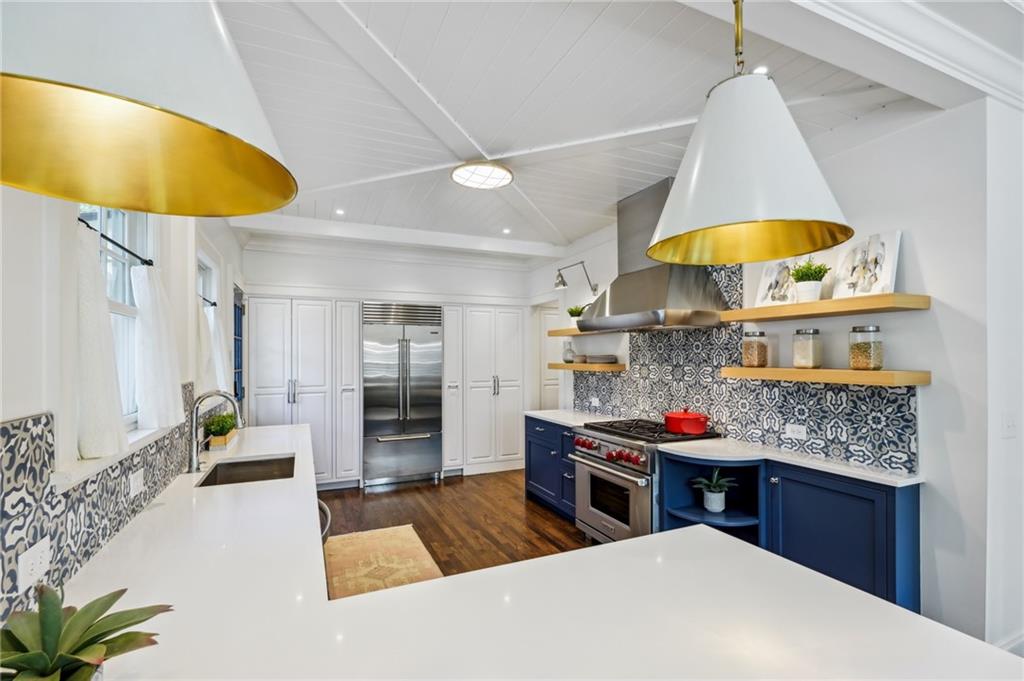 510 Pine Tree Drive NE