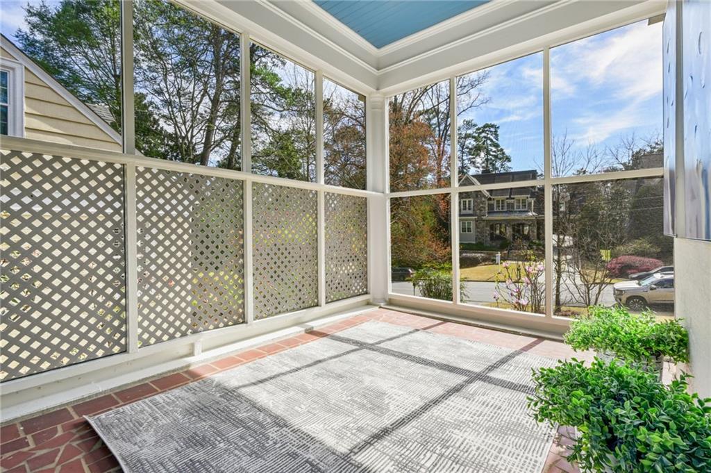 510 Pine Tree Drive NE